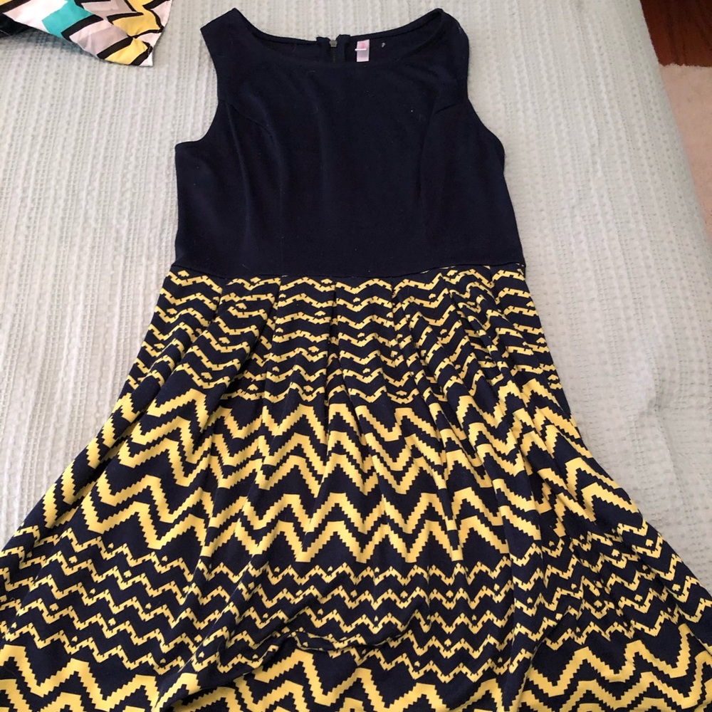 Women’s strapless dress